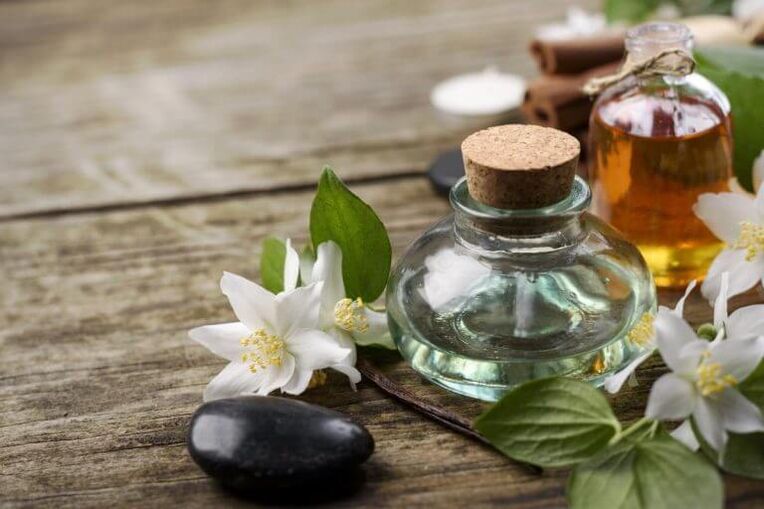Essential oils for home treatment of varicose veins